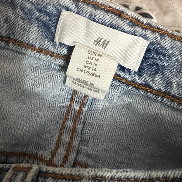 Slim Mom Ankle Jeans - Picture 3 of 3